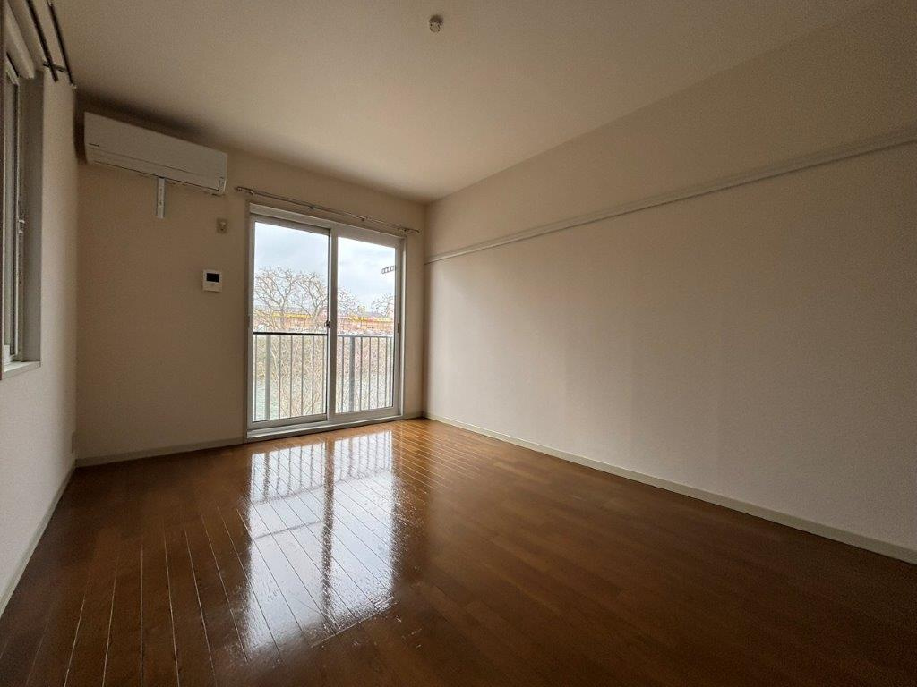 プリムヴェール館向A棟の居間・リビング