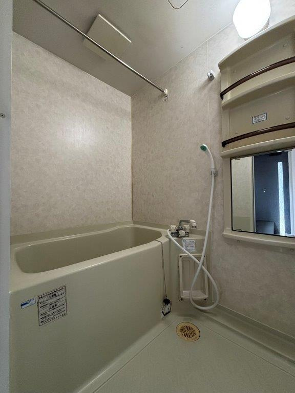 プリムヴェール館向A棟の浴室