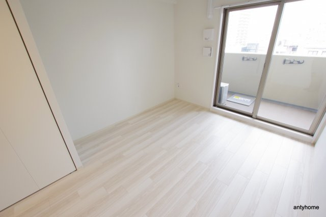 レジュールアッシュ都島ブリーゼ　仲介手数料無料の居間・リビング