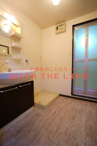 ブランビル【キャッシュバック対象物件】の洗面所|ゆったりとスペースのある洗面所