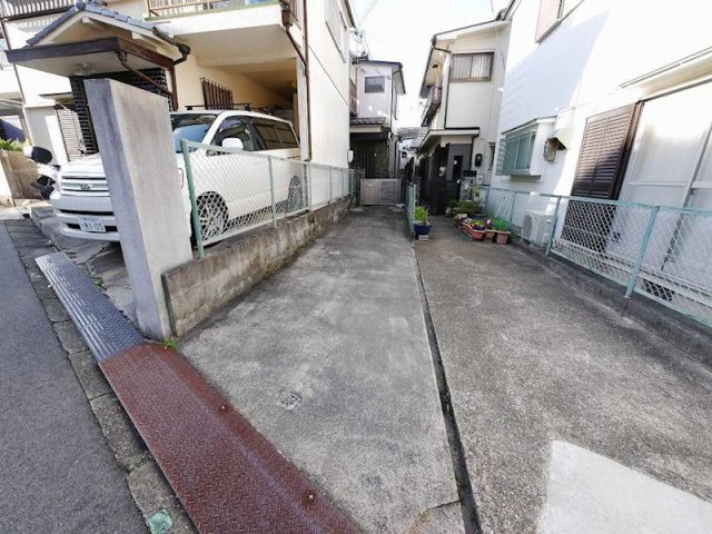 南五葉6丁目戸建の駐車場|駐車スペースです。