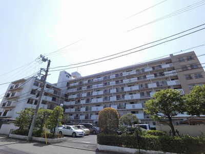 【外観】 | コープ野村日吉 | 南西向き・二面バルコニーにつき陽当り・通風良好です
女性に人気！収納力の高いウォークインクローゼット付。