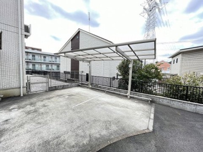 【その他共用部分】 | ベベルスペース | 屋根付きのバイク置場です☆有料にて駐輪可能！お気軽にご相談ください☆