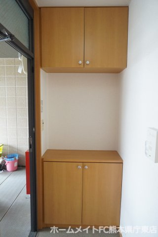 熊本市東区山ノ神２丁目のアパートの玄関