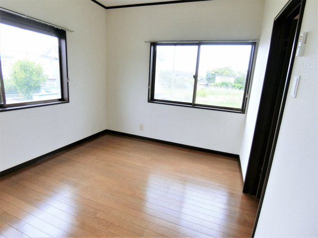 テラス南横川の洋室