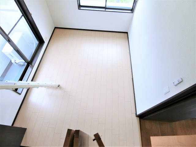 テラス南横川の洋室