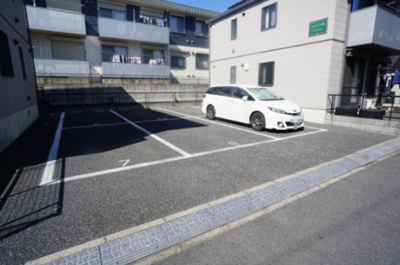 【駐車場】 | エバーグリーン 九番館
