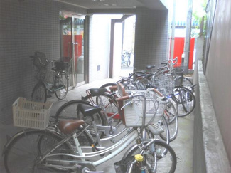 【その他共用部分】 | 敷地内の駐輪場です！自転車はちょっとした移動手段に便利ですよね！