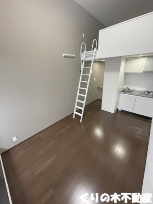 【居間・リビング】 | Kiefer ains | 落ち着いた色調の洋室です