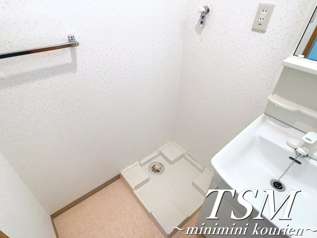 ロータリーマンション香里西之町の洗面所|洗濯機置場