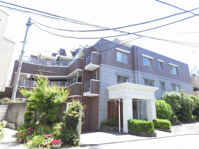 【外観】 | ランドシティ横濱野毛坂ヒルステージ | 5階部分・角部屋につき採光・通風良好。
住まいの独立性を高める玄関ポーチ付♪