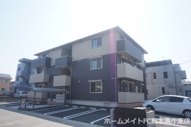 上益城郡嘉島町大字上島のアパートの駐車場