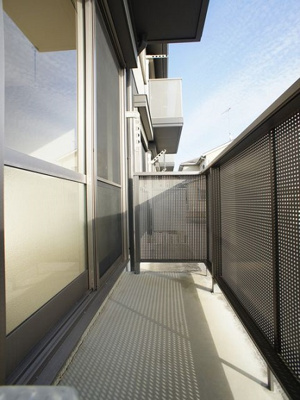 【バルコニー】 | ヴィラフェリーチェA | 日当たり良好！お洗濯物がたくさん干せます♪