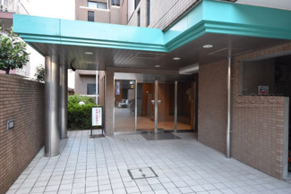 【エントランス】 | 物件のお問い合わせは、 ０１２０－７００－９６８までお気軽にどうぞ！
エントランス　オートロック付き