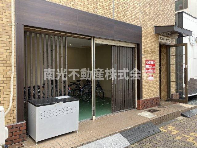 エストメゾン( 近畿大学 一人暮らし )のエントランス