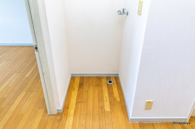 トレイン北堀の洗面所|洗濯機置き場