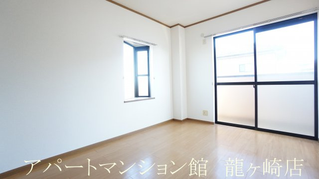 プレシャスの居間・リビング