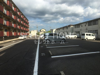 【駐車場】 | 駐車場があるので、車を買う予定の方も安心です