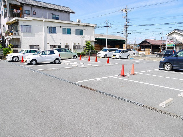 ラヴィーヌの駐車場|駐車場があります
