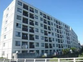 【外観】 | 桃山台コーポラス | 【現地写真】住む人を映し出す洗練された佇まいは、いつまでも輝き続けながらいつしか街の風景に溶け込んでいきます♪