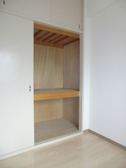 大阪市淀川区新北野２丁目の賃貸マンションの収納