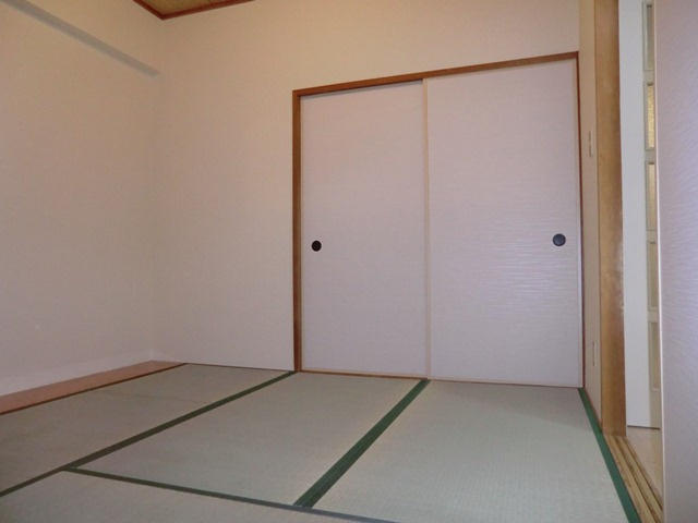 大阪市淀川区新北野２丁目の賃貸マンションの寝室