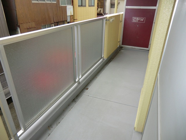 大阪市淀川区新北野２丁目の賃貸マンションのバルコニー