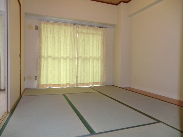 大阪市淀川区新北野２丁目の賃貸マンションの和室