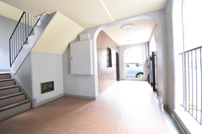 【エントランス】 | 【緑地公園駅徒歩4分、フルリノベーション物件】日商岩井第5緑地公園