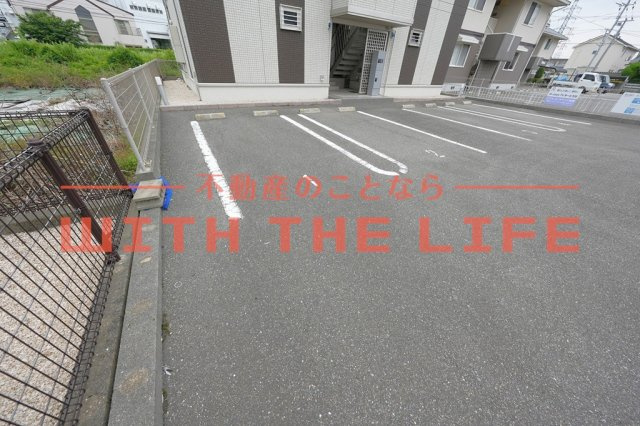 プロシア【10，000円キャッシュバック対象物件】の駐車場|カースペースがあります