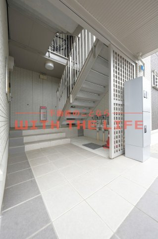 プロシア【10，000円キャッシュバック対象物件】のエントランス|落ち着いたエントランスです