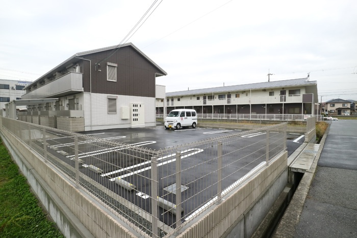 ルクプルF2の駐車場