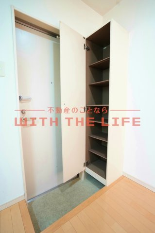 リブレア御井町【キャッシュバック対象物件】の玄関|収納もある玄関です