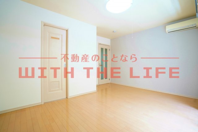 リブレア御井町【キャッシュバック対象物件】の内装|明るい色調の室内です