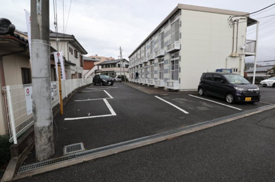 【駐車場】 | メゾンピアチェーレ