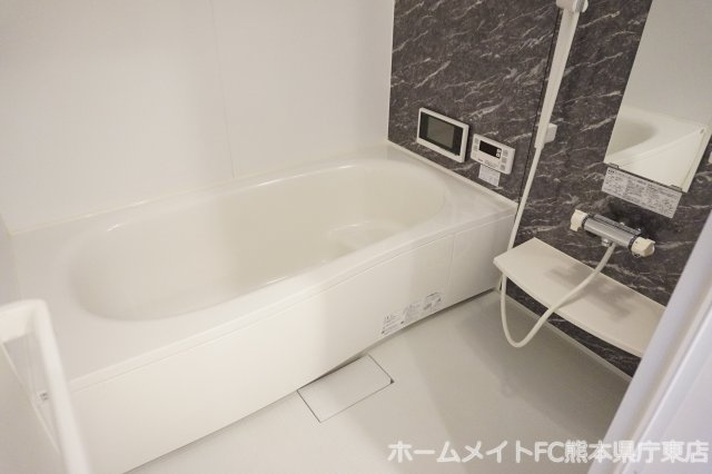 上益城郡益城町大字惣領のアパートの浴室