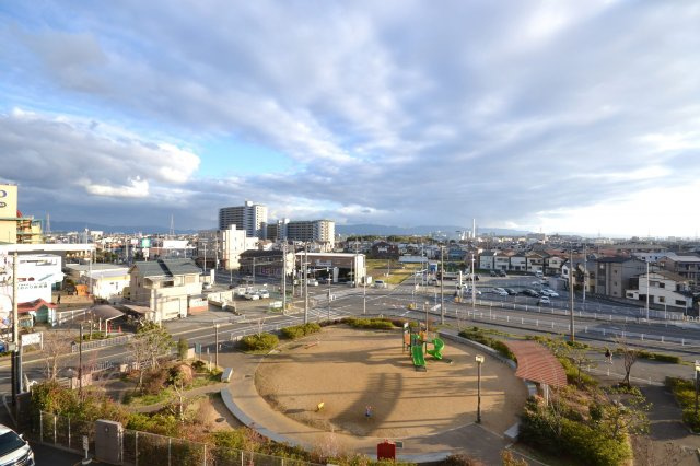 サウスオールシティ レフトウィングの展望|南向きで日当たり良好　南側に公園があり眺望良好