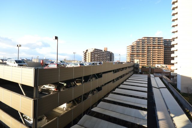 サウスオールシティ レフトウィングの駐車場|立体駐車場と駐輪場