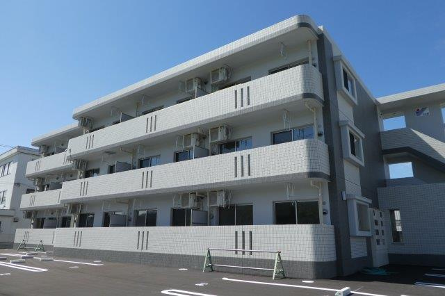 小田郡矢掛町西川面の賃貸マンションの外観