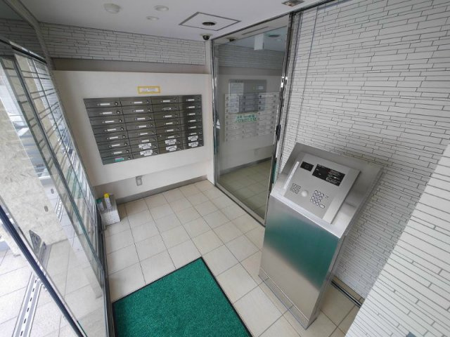 アンリーヴ北野のエントランス
