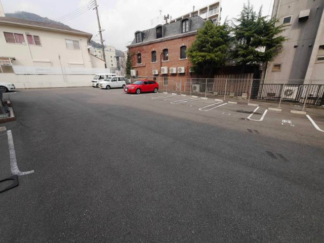 アンリーヴ北野の駐車場