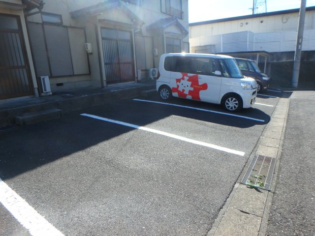 杉浦アパートの駐車場