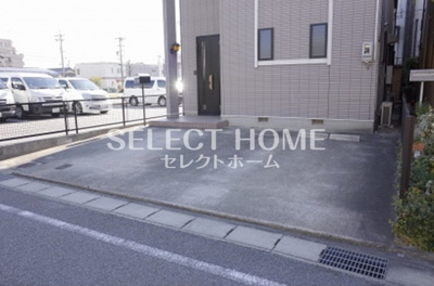 【駐車場】 | 羽根北町戸建借家 | 駐車場完備です