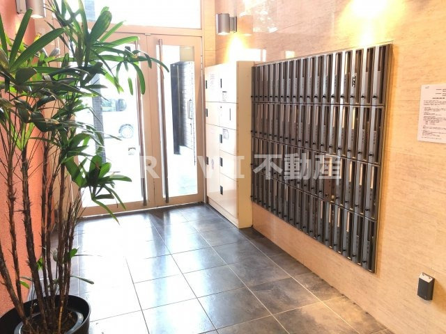 サムティ難波グレイス　BRAVI不動産のロビー|【サムティ難波グレイス】建物の内部です