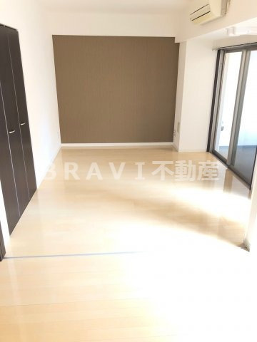 サムティ難波グレイス　BRAVI不動産の寝室|【サムティ難波グレイス】落ち着いて過ごせるお部屋なので、寝室にいかがでしょうか