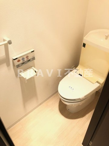 サムティ難波グレイス　BRAVI不動産のトイレ|【サムティ難波グレイス】トイレです