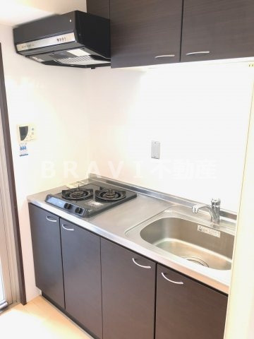 サムティ難波グレイス　BRAVI不動産のキッチン|【サムティ難波グレイス】使いやすいキッチンです