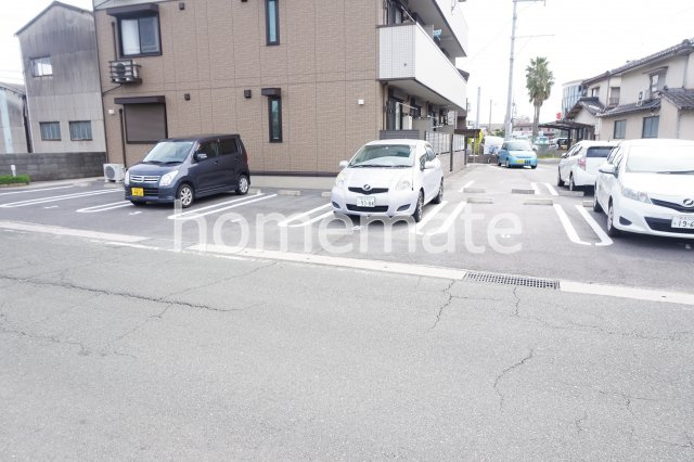 ルラーシュカーサの駐車場