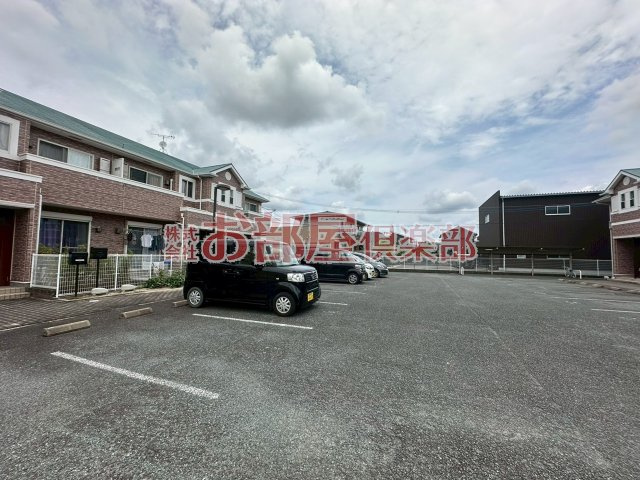 リベルテIの駐車場|駐車場があるので、車を買う予定の方も安心です