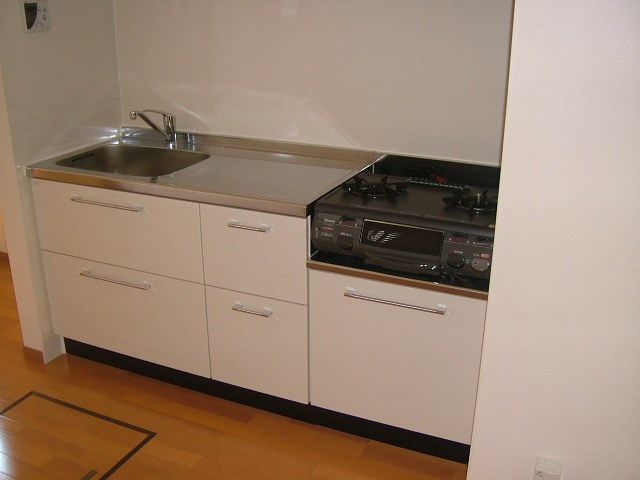 リベルテIのキッチン|※同タイプの反転イメージ写真　現況優先